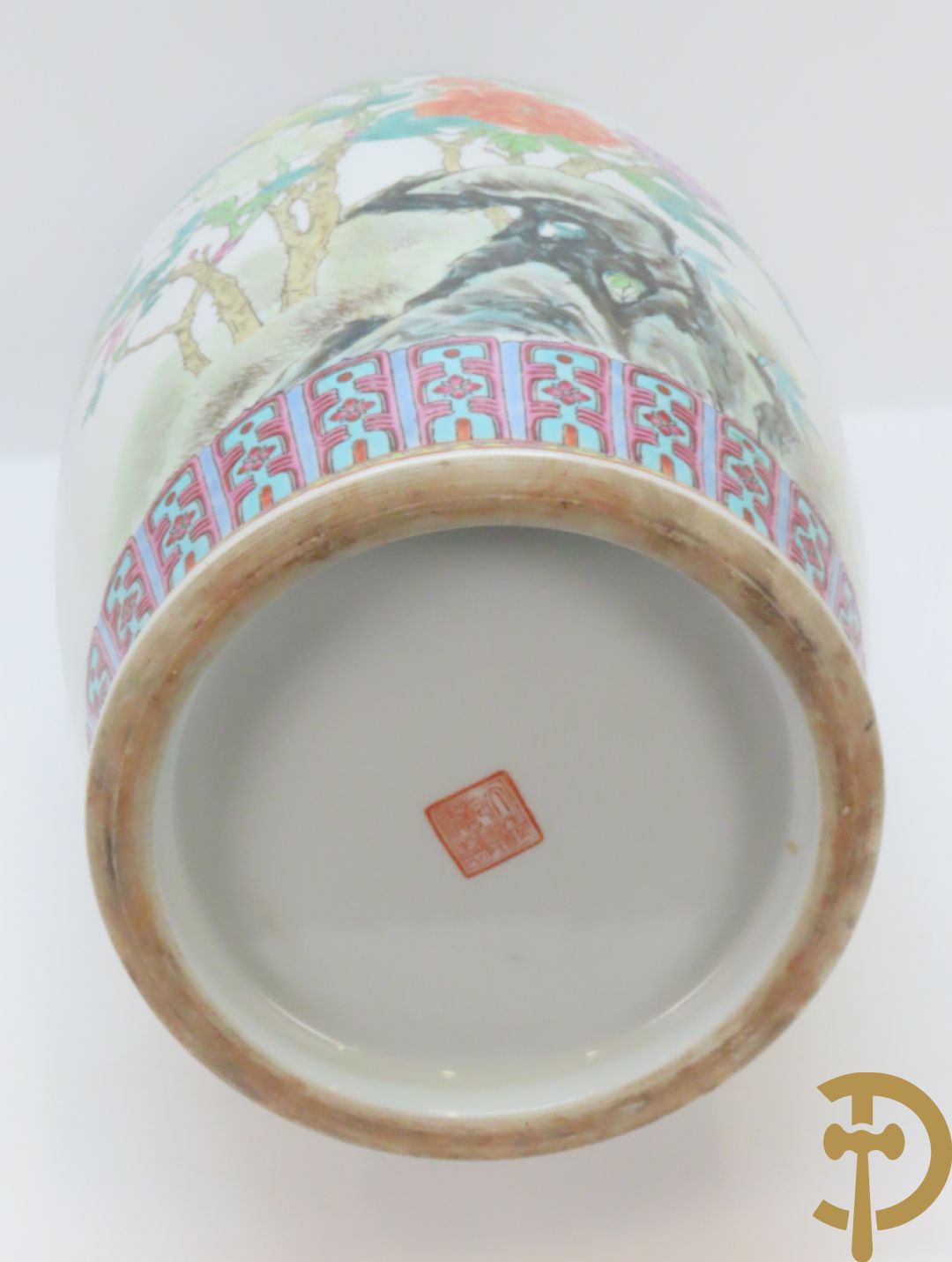 Chinese porseleinen repubieksvaas met bloementafereel