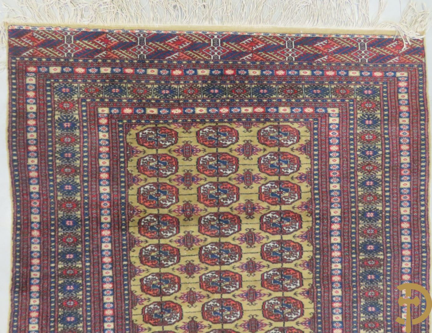 Drie oosterse handgeknoopte tapijten (2 Bouchara en 1 Hamadan)