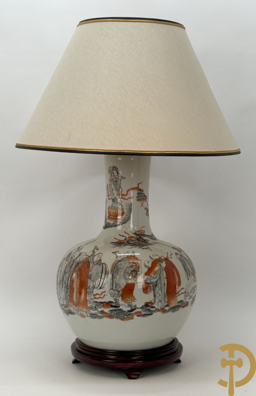 Chinese porseleinen vaas met handbeschilderde geanimeerde taferelen - als lampadaire omgebouwd