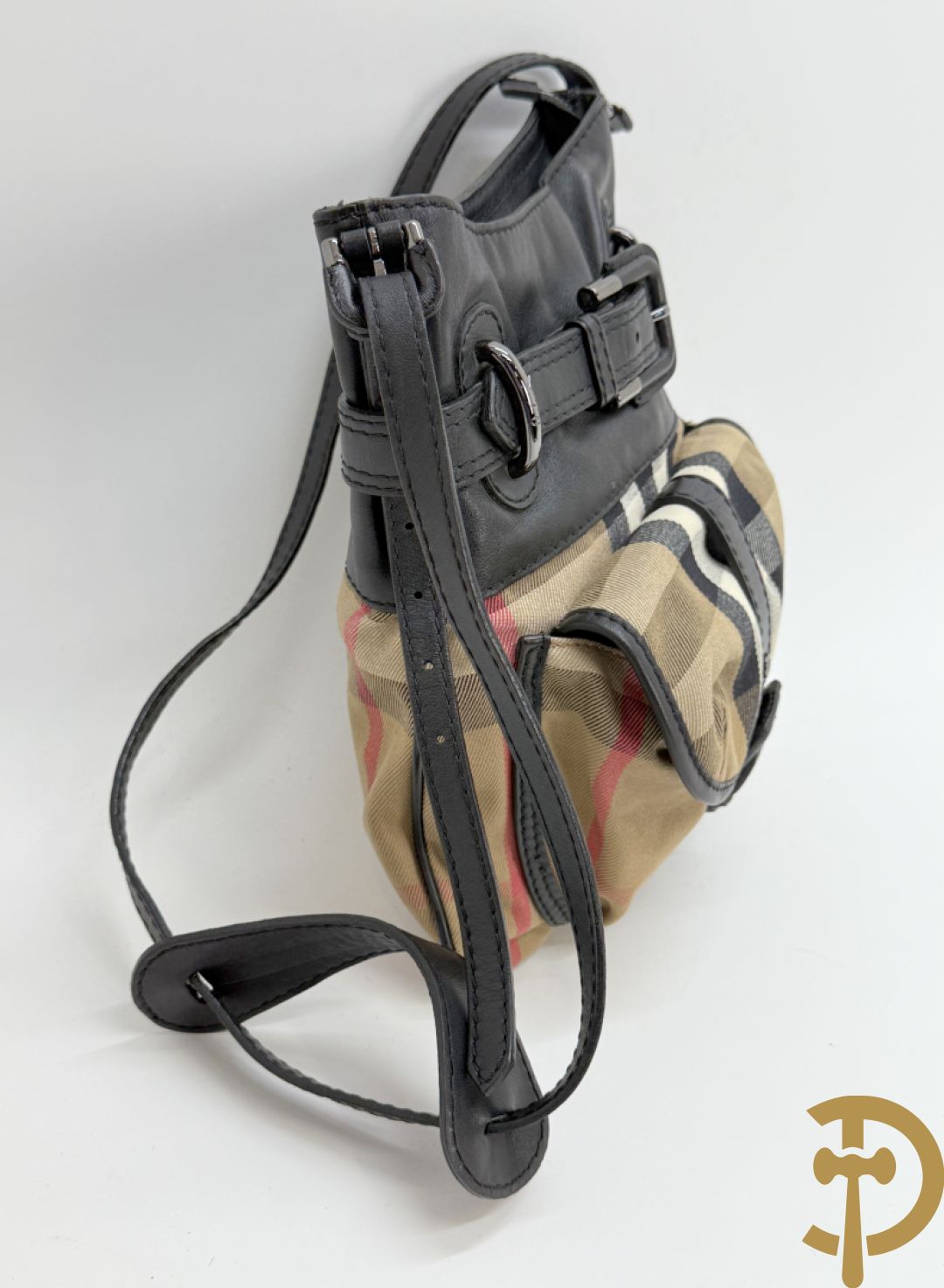 Schoudertas Burberry in stof en leder met bijhorende zak