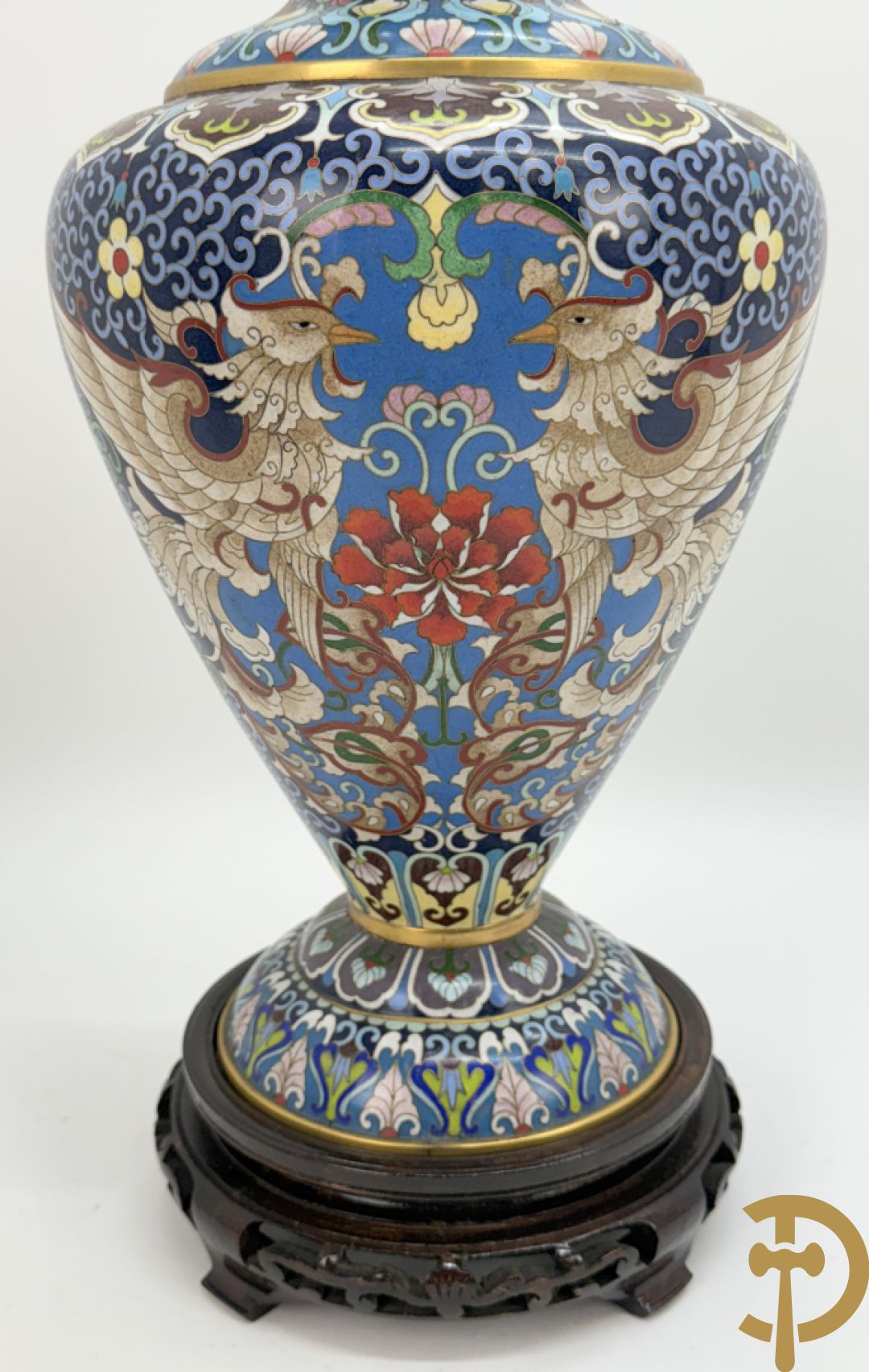 Paar cloisoné vazen met bloemen- en vogeldecor