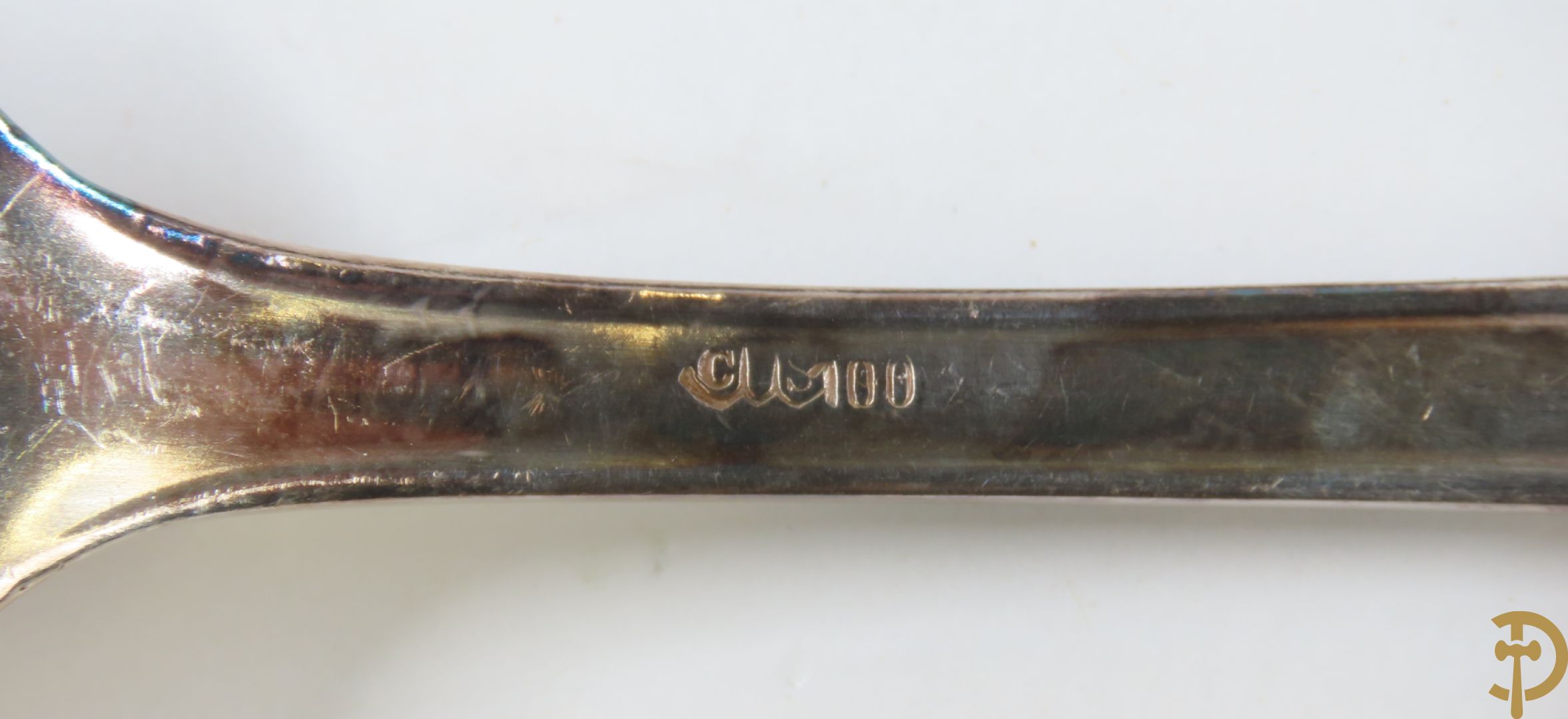 Verzilverd bestek 100/1000 bestaande uit 9 reeksen van 12 en 16 losse stukken