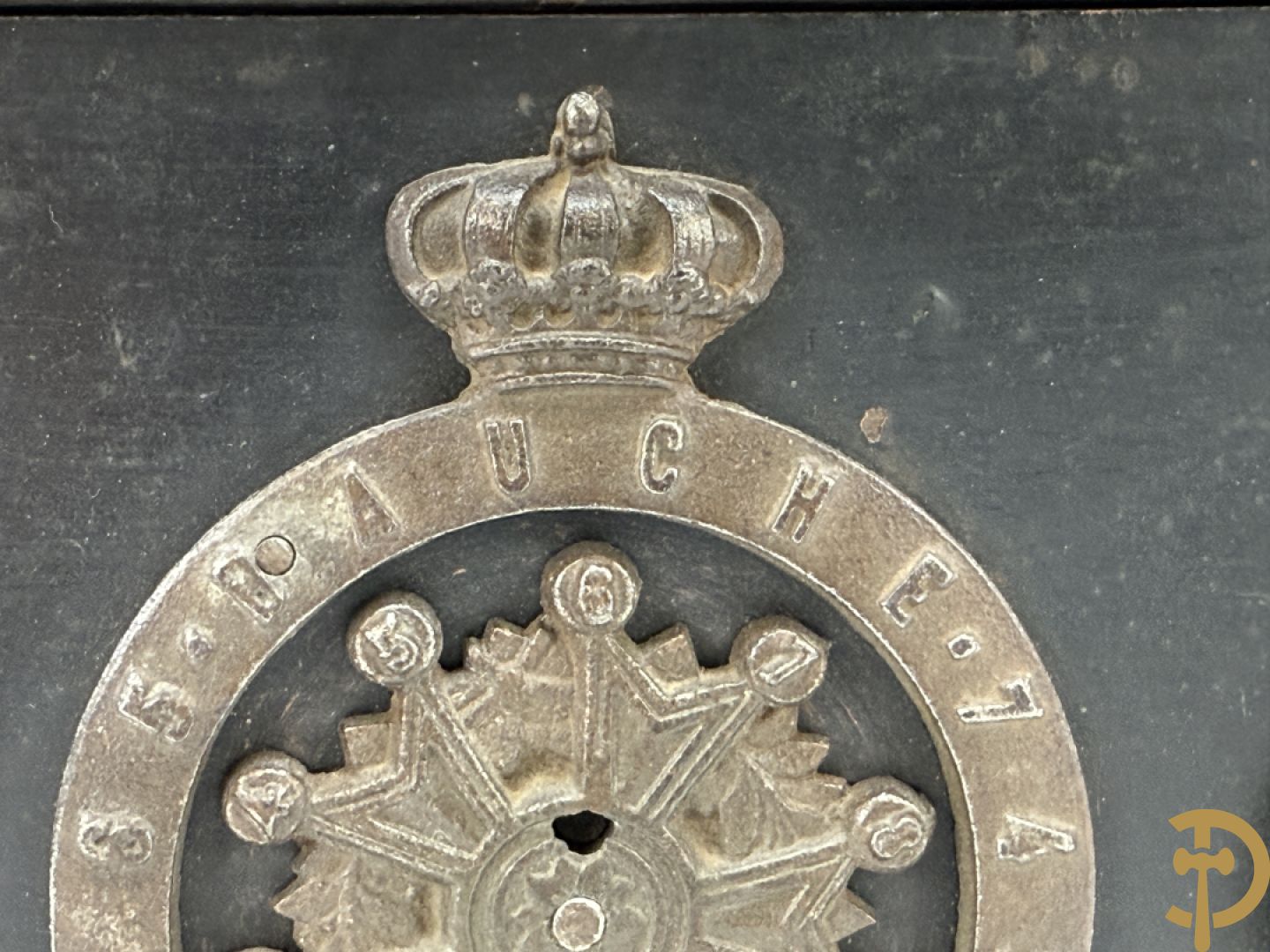 Gietijzeren brandkoffertje met 2 handvaten Incombustible Bauche à Gueux (Marnes) met sleutel