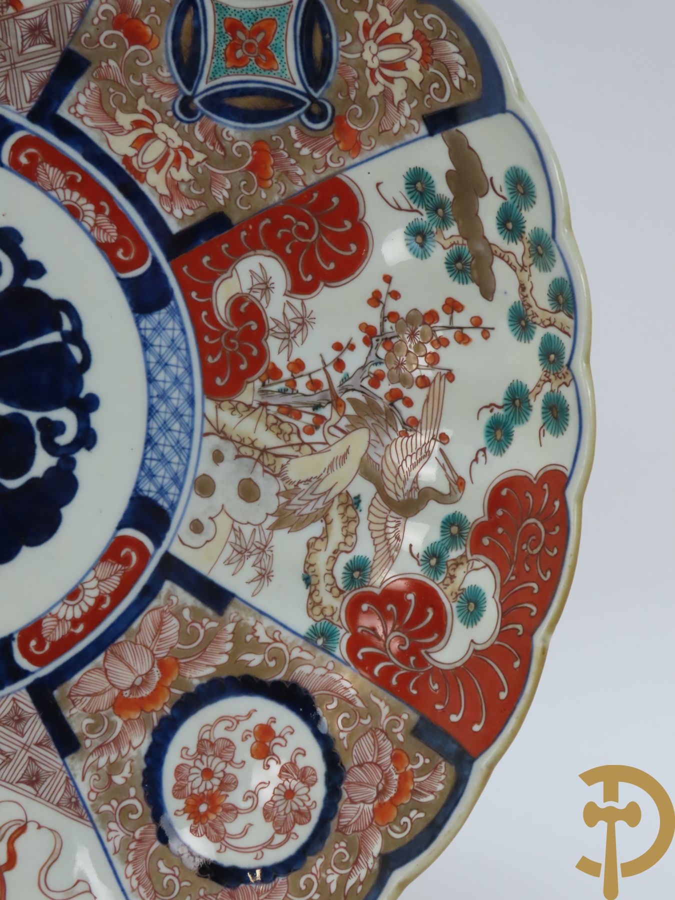 Grote porseleinen gelobde Japanse Imari schotel