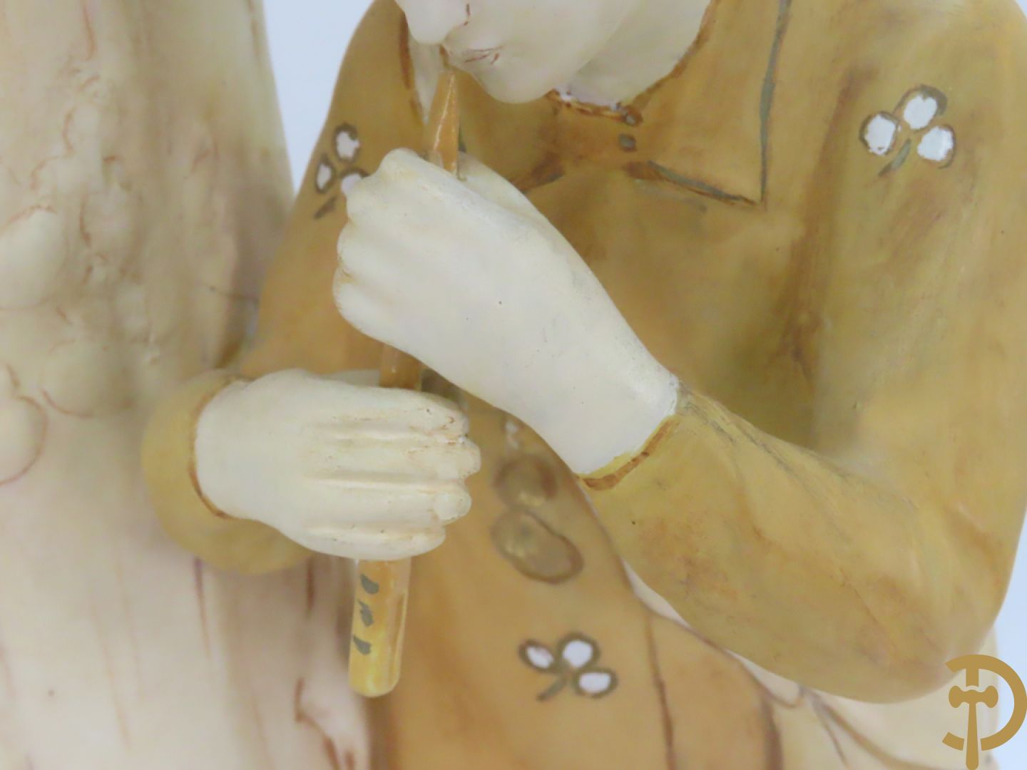 Paar Royal Dux vazen met herderpaar, gemerkt onderaan