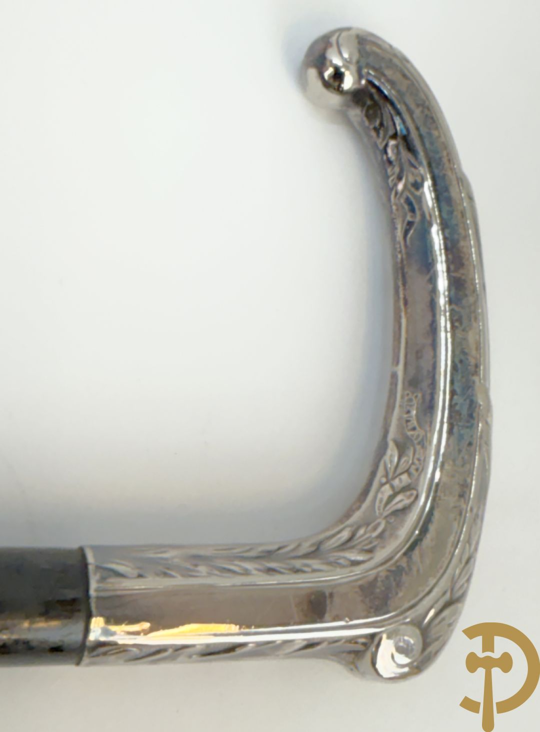 Drie wandelstokken met verzilverd handvat