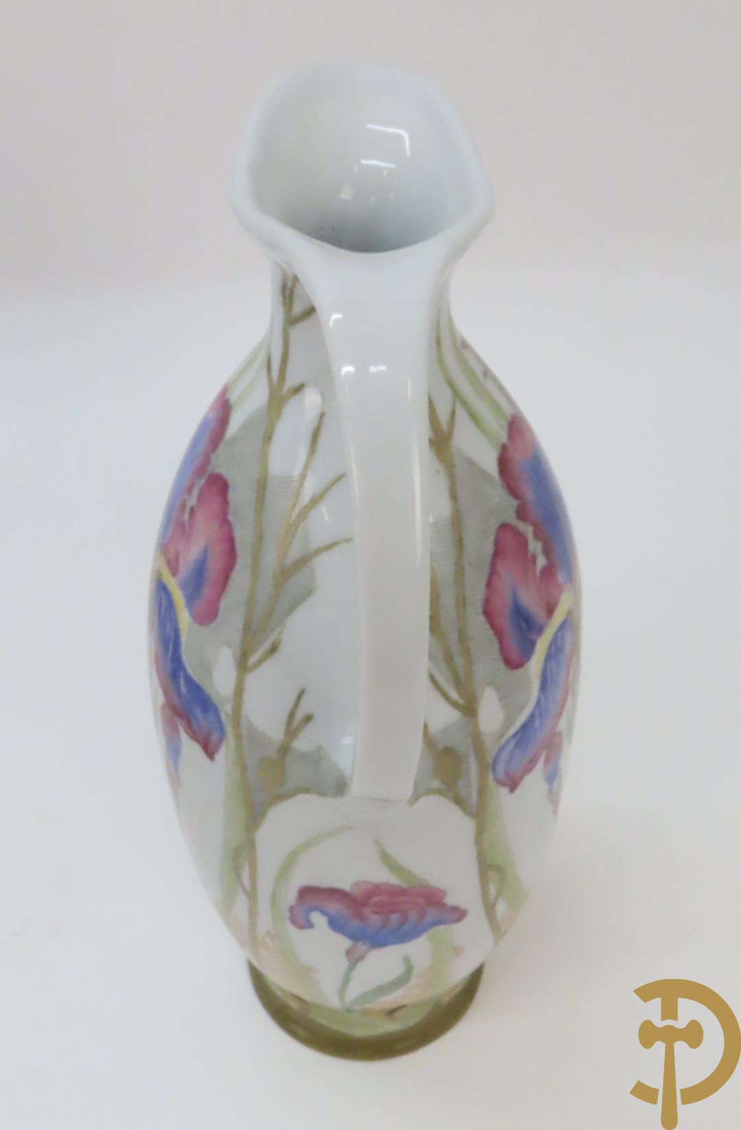 Twee Hollandse vazen met bloemendecor, Colenbrander Arnhem Holland