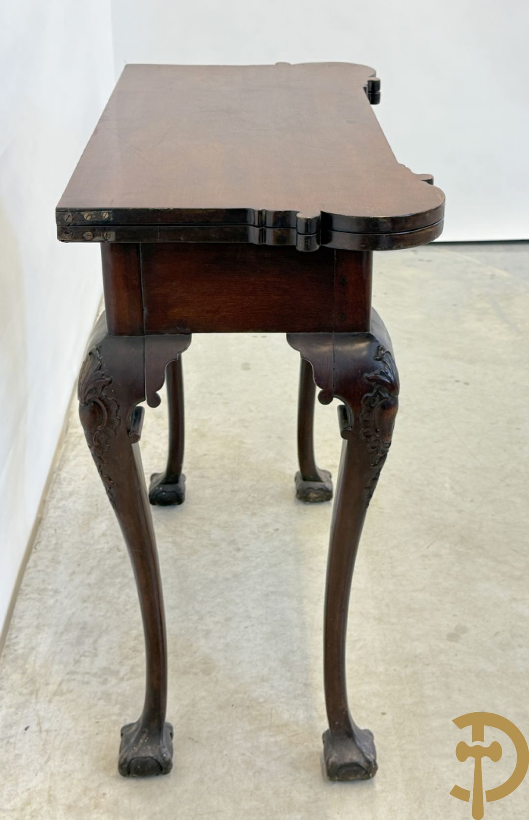 Openklapbare notelaren speeltafel met lade, op klauwepootjes, Queen Anne