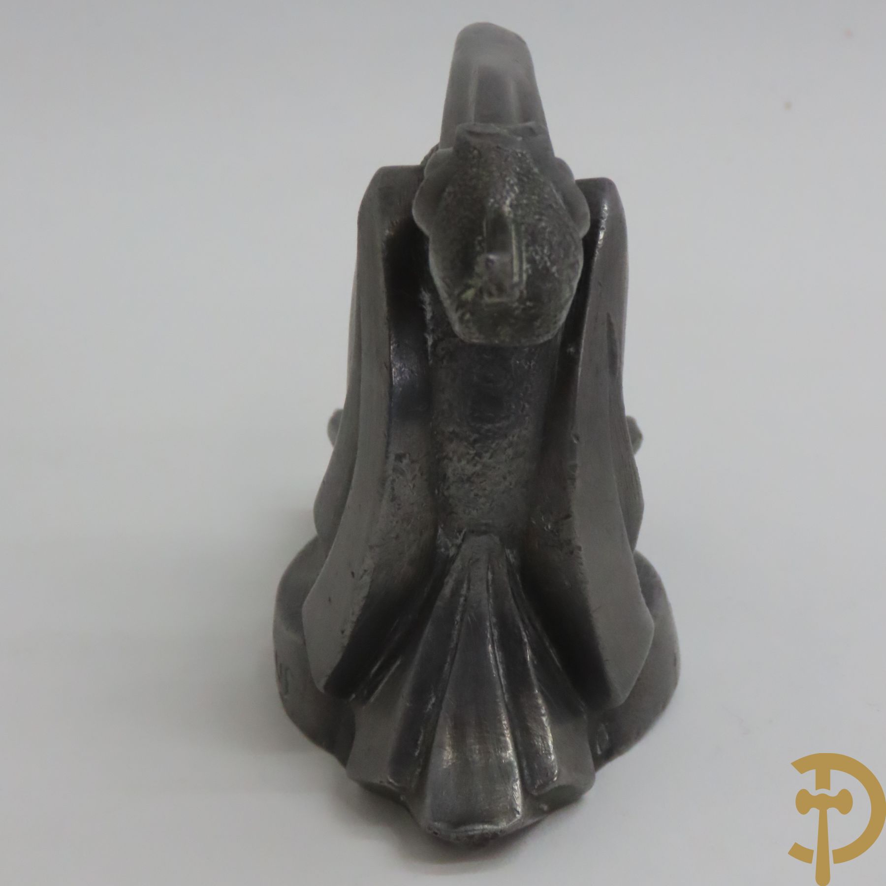 Mascotte voor een auto : ARTUS get. (pseudoniem Max Le Verrier) 