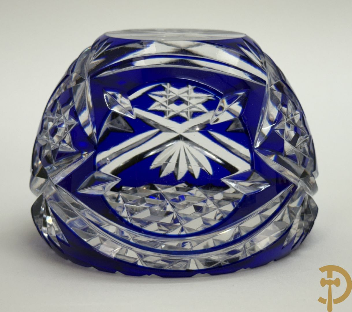 Twee presse papiers van Cristallerie d