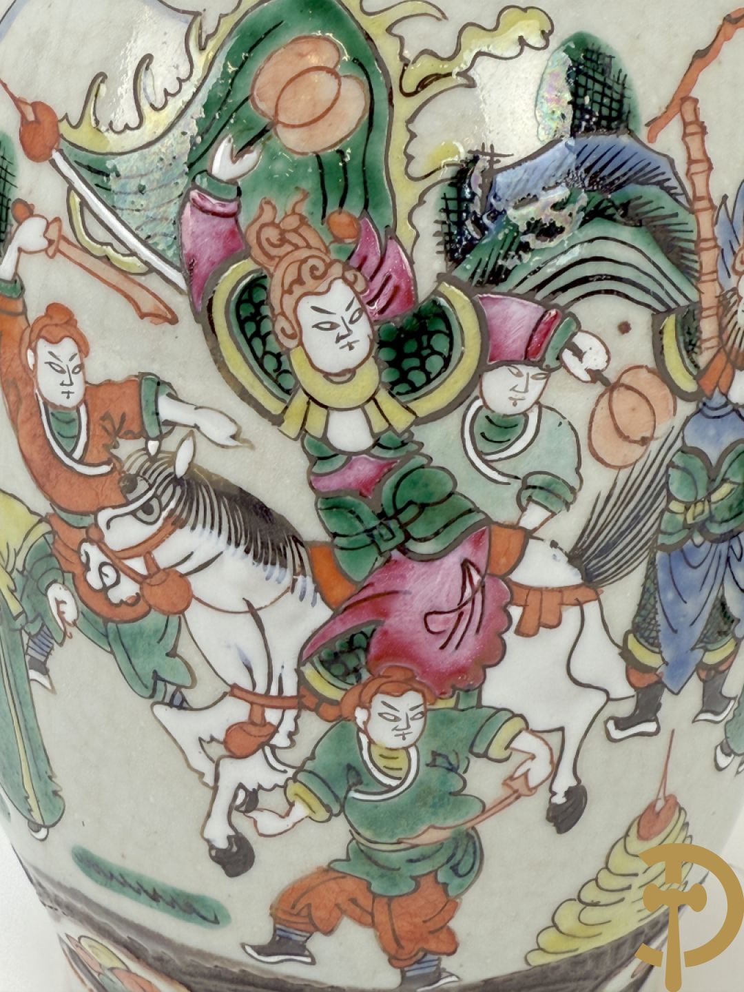 Paar Nankin vazen met krijgerdecor