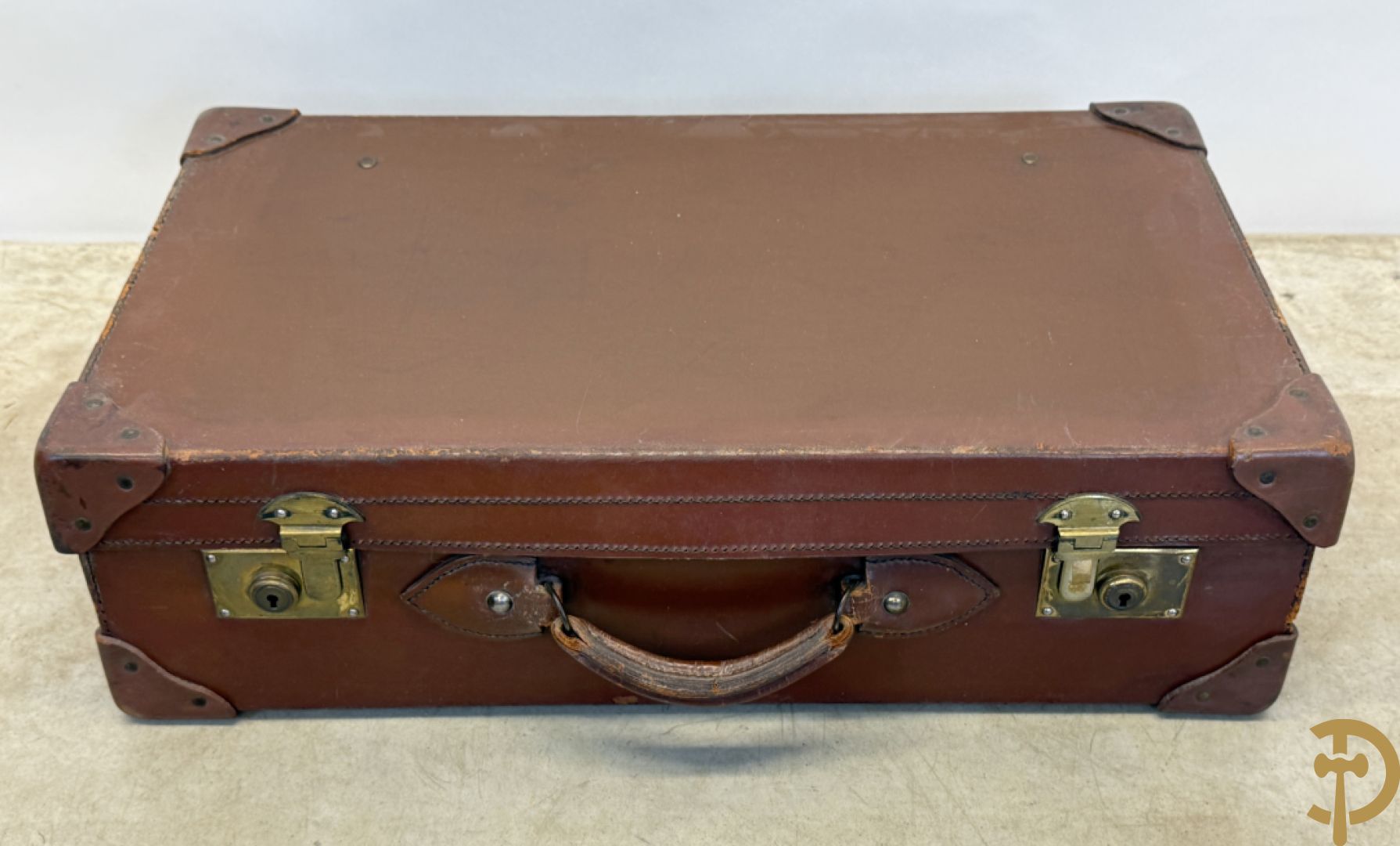 Drie oude lederen valiezen + reistas