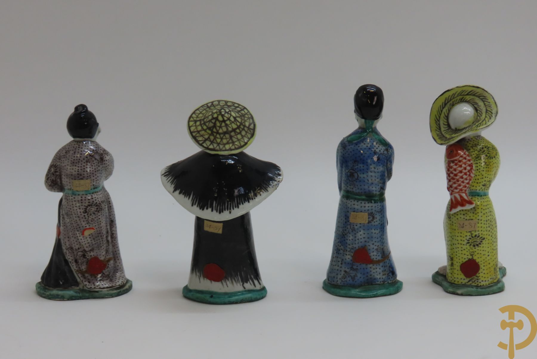 Vier Chinese porseleinen figuren