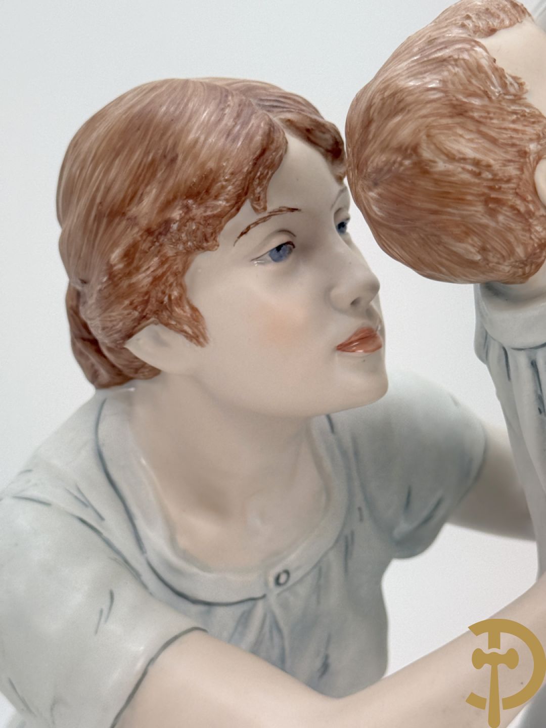 Royal Dux beeld van smid met vrouw en kind, nummer 11559