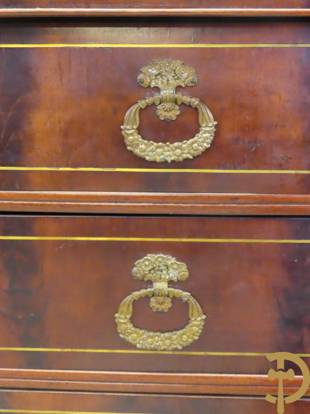 Mahoniehouten zesladenkast met schrijfblad bovenaan, Empire