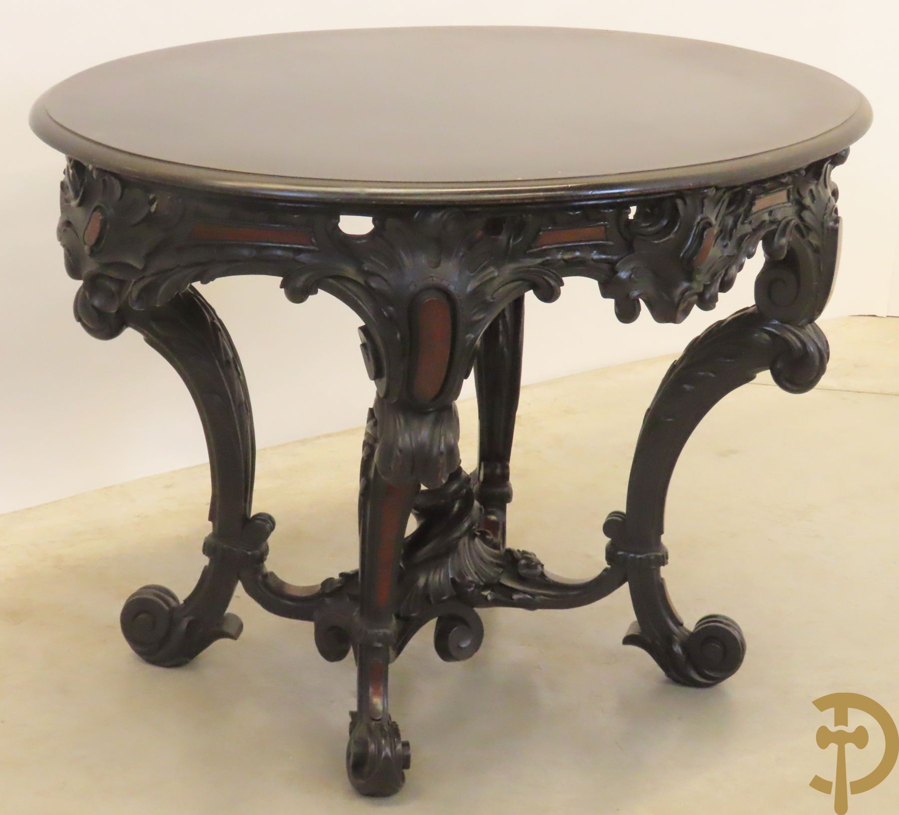 Napoleon III bijzettafel met gesculpteerde rocailles, 19e