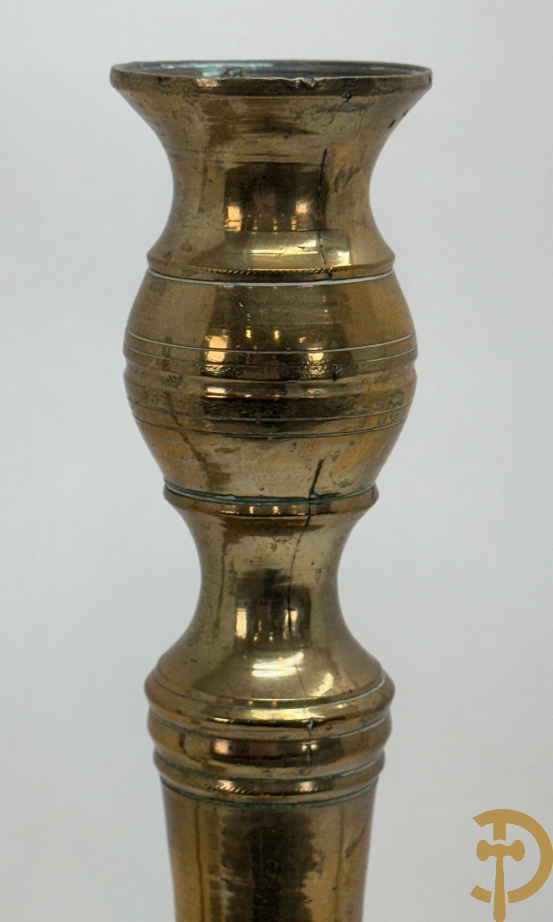 Paar antieke koperen kandelaars