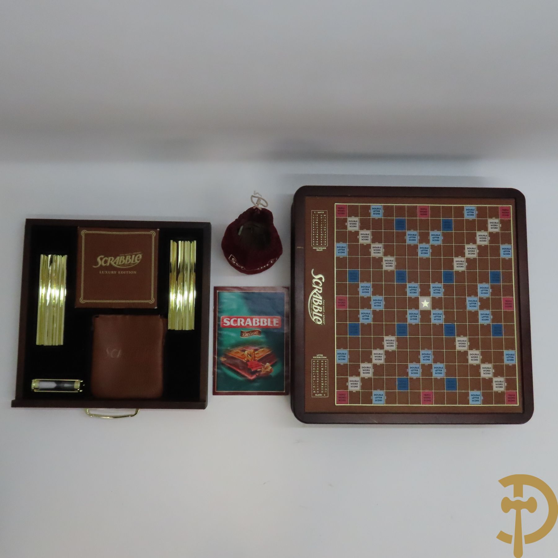 Luxe Scrabble bord met houtafwerking