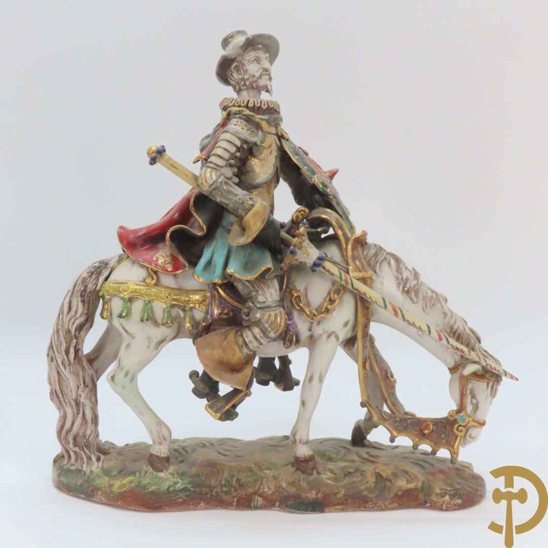 Beeld van Don Quichotte iop zijn paard n Italiaanse meerkleurige faience, Marioni P. gemerkt onderaan