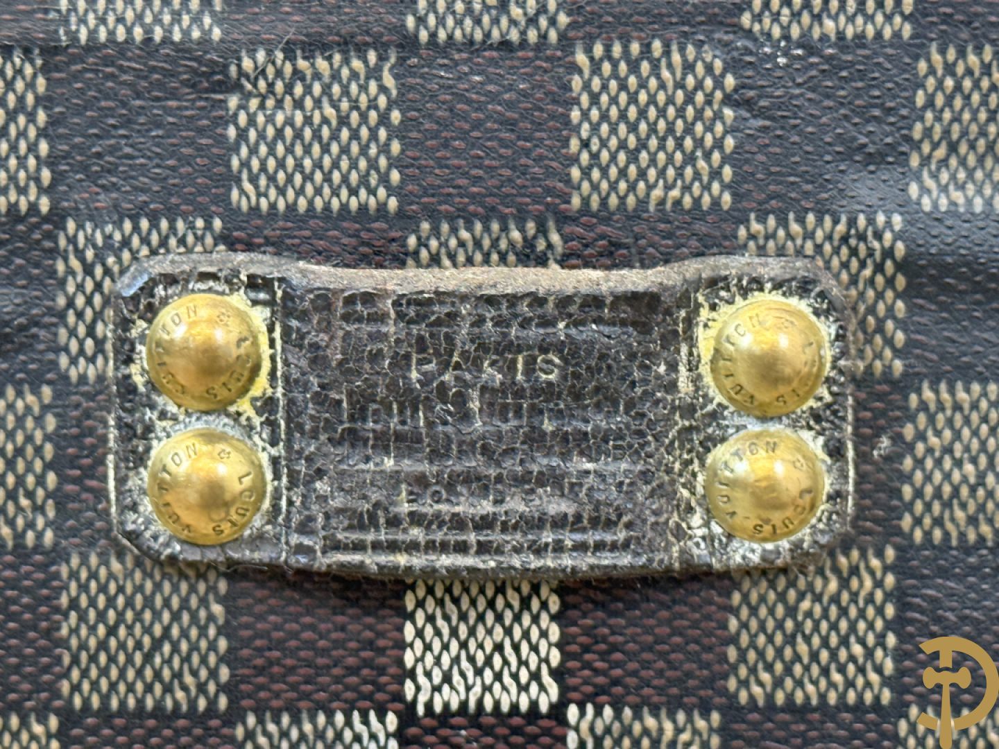 Antieke reiskoffer Louis Vuitton met houten latten, genummerd N41601, met bijhorende sleutel