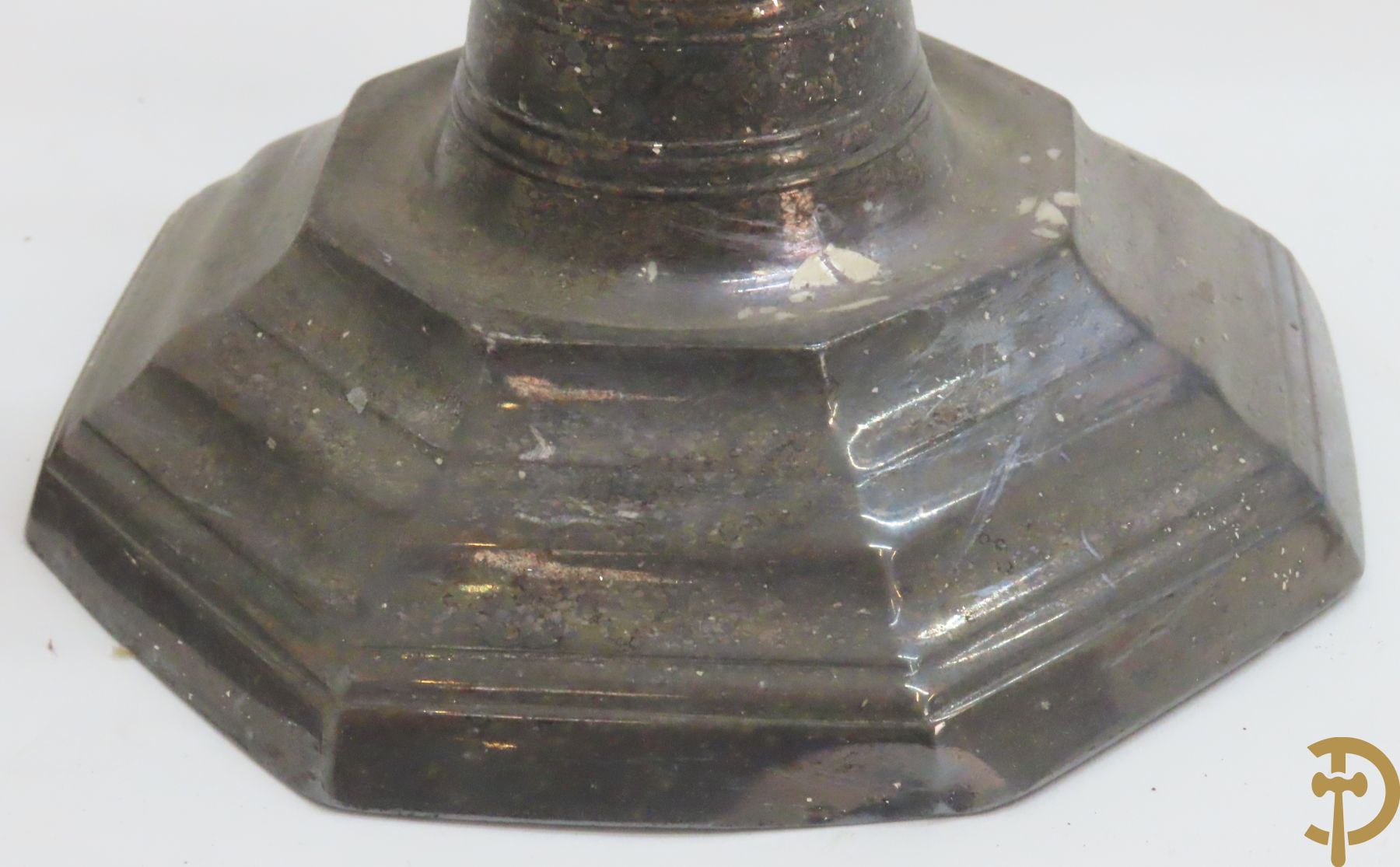 Zes paar verzilverde kandelaars