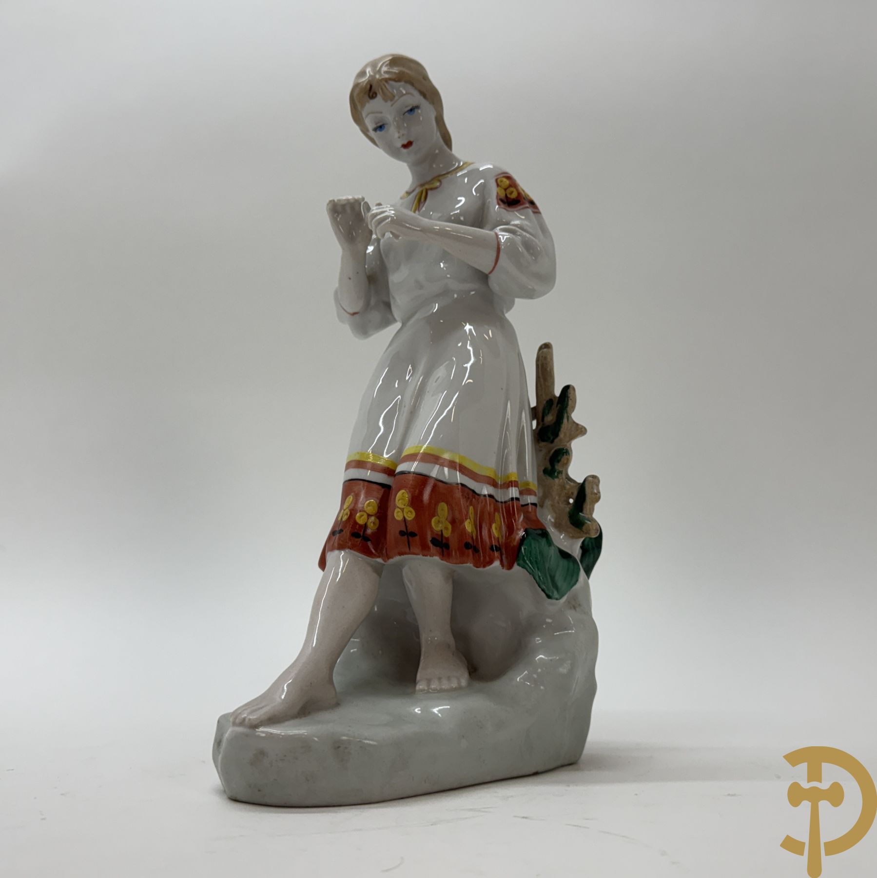 Porseleinen dame met bloem, Art deco periode