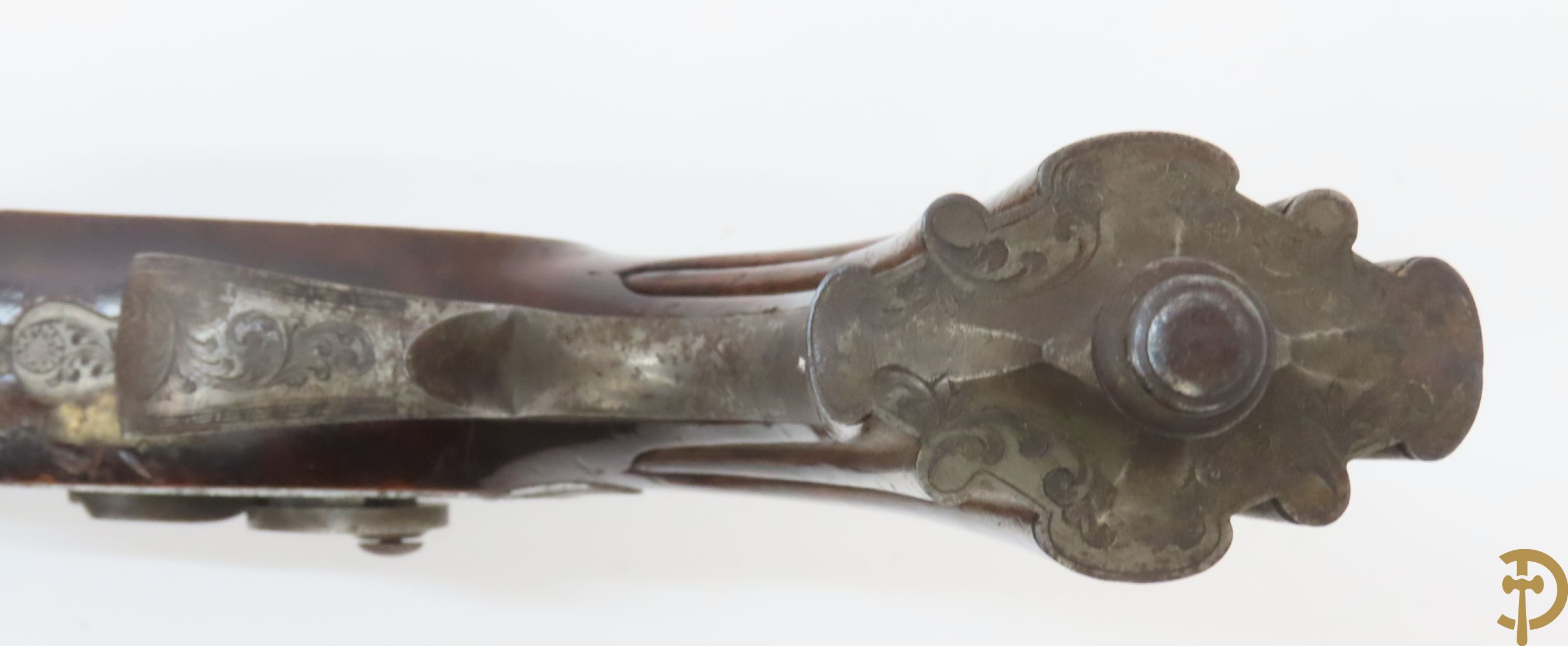 Antieke duelleerkoffer met paar percussie duelleerpistolen met notelaren handvat - (Antiek sierwapen daterend voor 1893 - kopers gebonden aan de Belgische wetgeving)