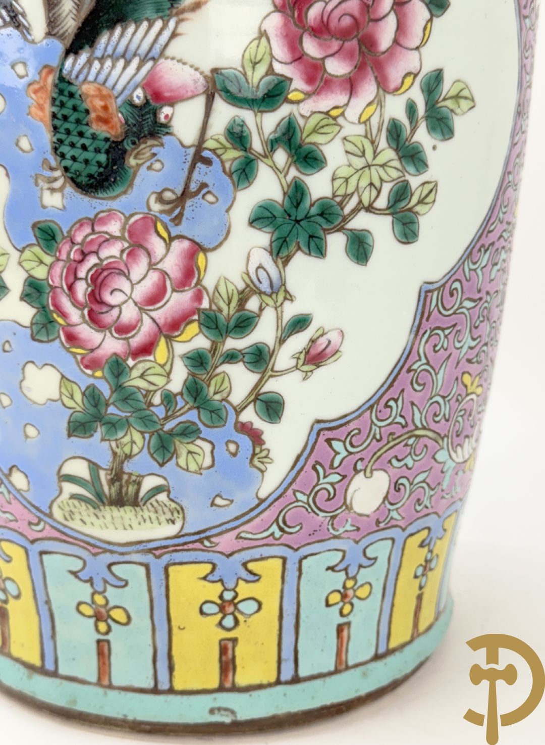 Chinese porseleinen vaas met vogel- en bloemendecor