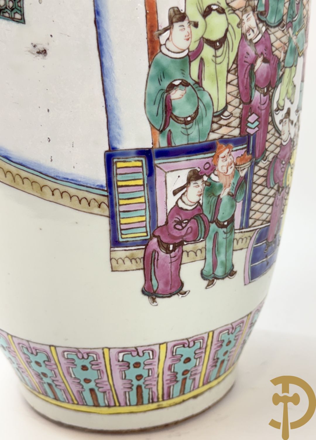 Chinese porseleinen vaas met dubbel decor van geanimeerd interieurzicht en mannen op paarden