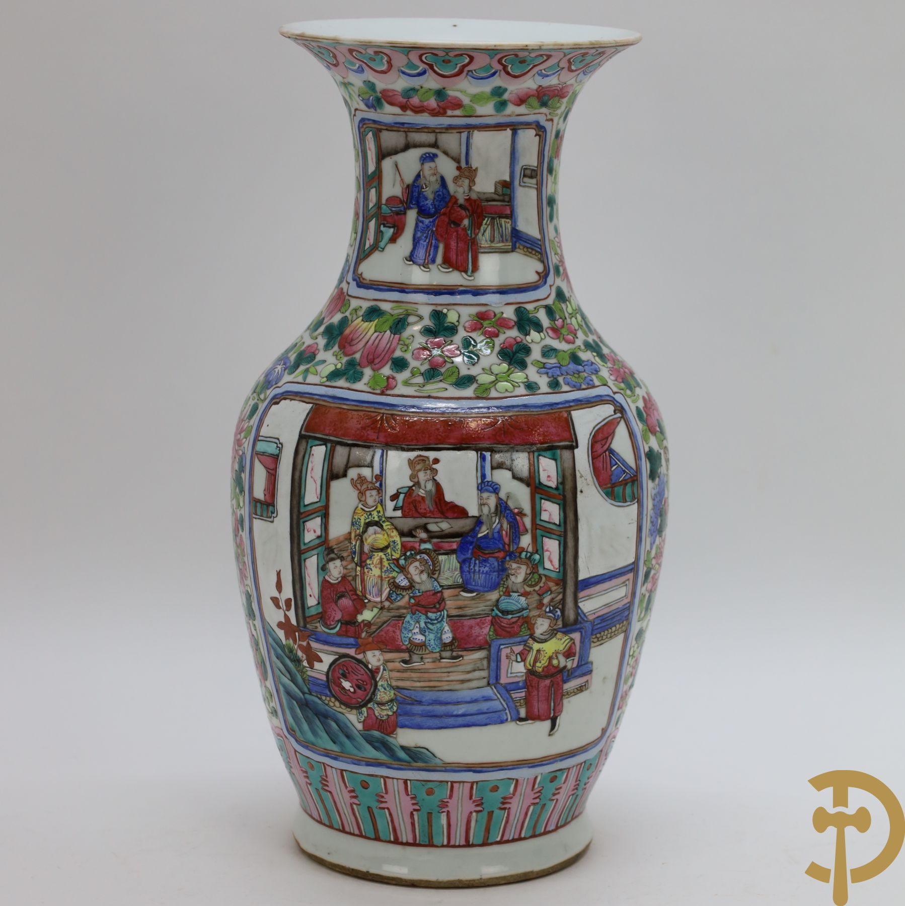 Chinese porseleinen vaas met krijgerdecor en geanimeerd interieurdecor met wijsgeren