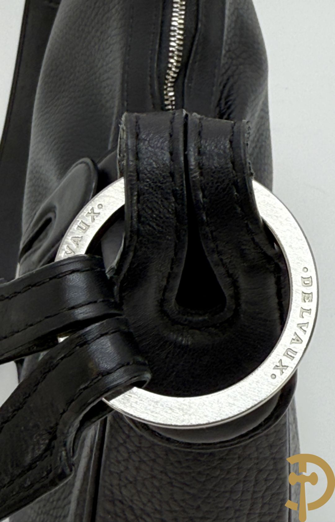 Bruine en zwart lederen handtas Delvaux + boek van Delvaux met documentatie