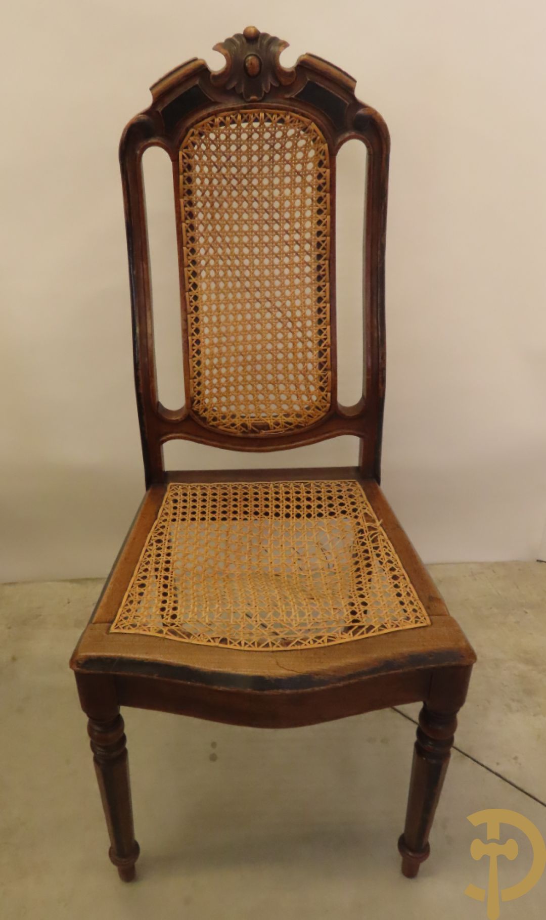 Negen Louis Philippe stoelen met gecanneerde zitting