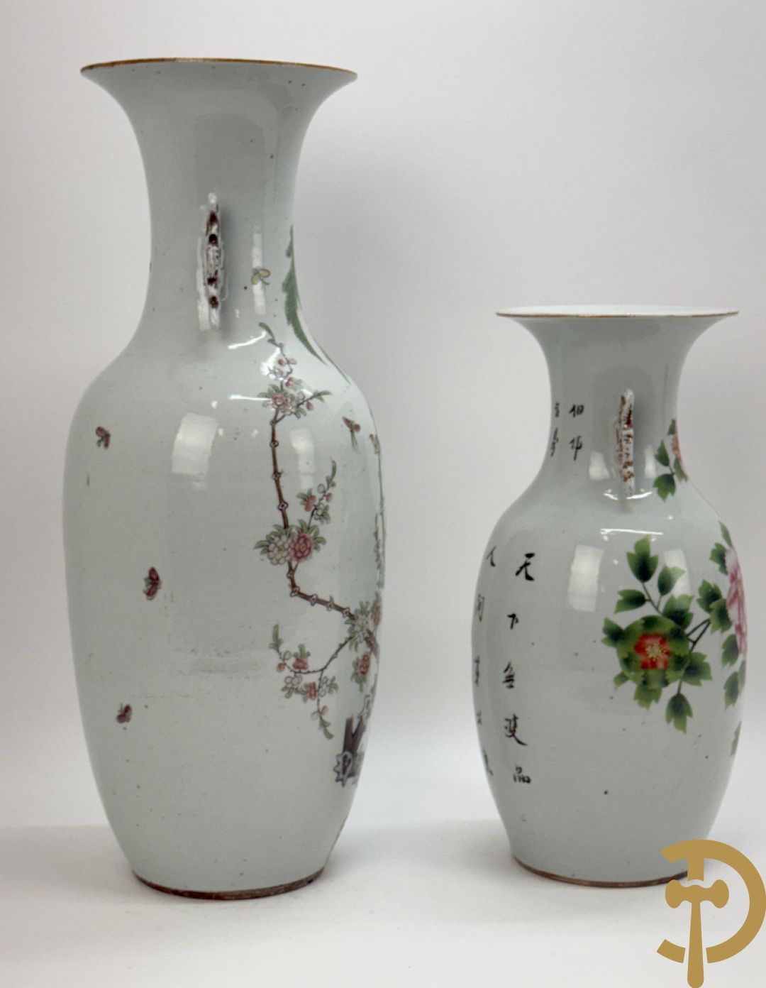 Chinese porseleinen vaas met decor van takken en vogels + Chinese porseleinen vaas met bloemendecor