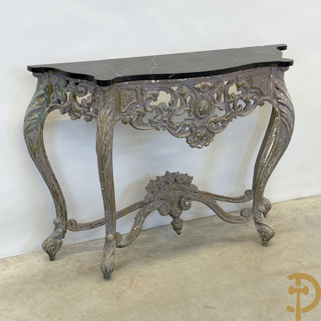 Gepatineerde Louis XV console met zwart marmeren blad