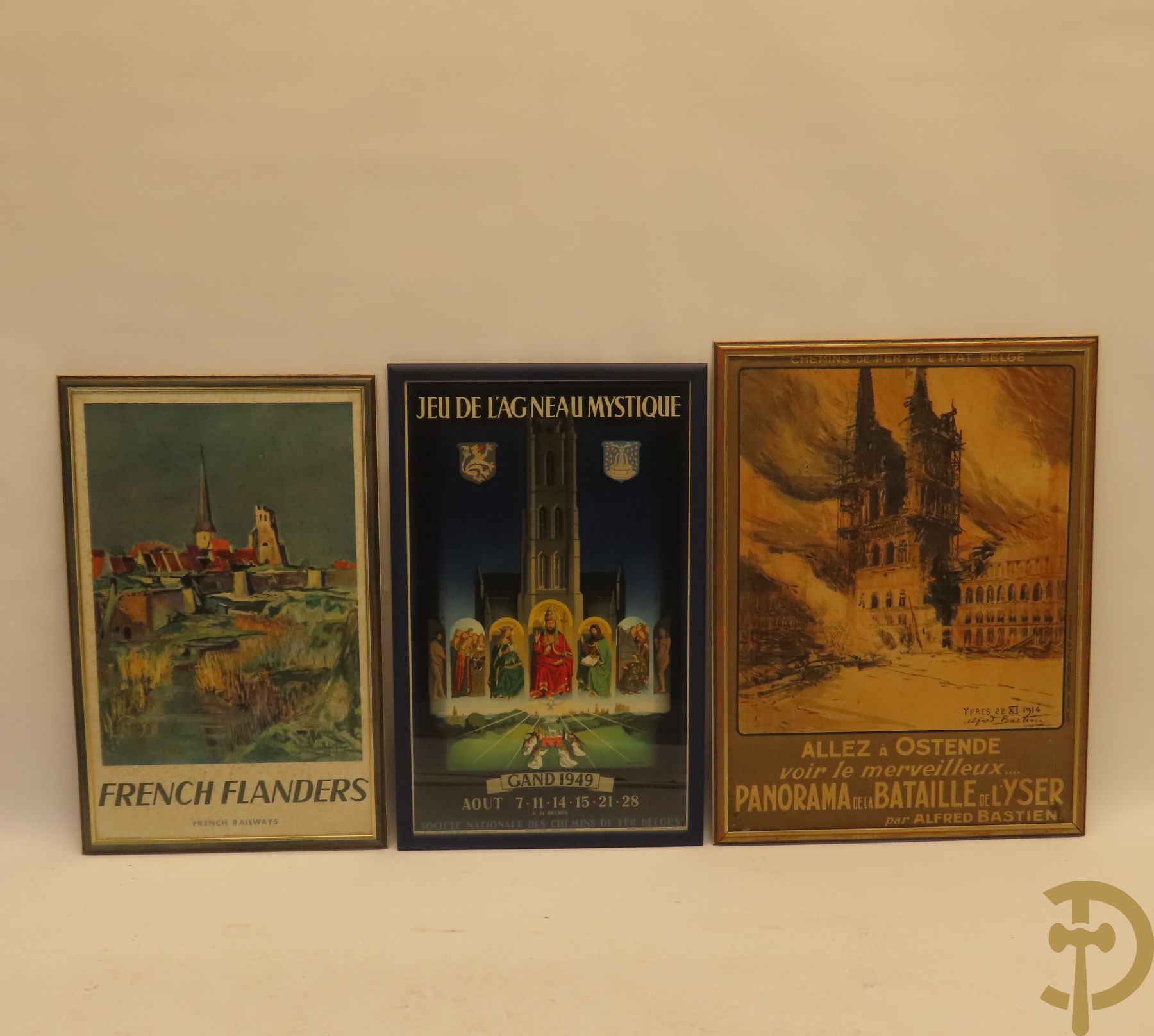 Drie oude affiches van de spoorwegen : 'Jeu de l'Agneau mystique' Gand 1949 + affiche door Alfred Bastien 'Allez à Ostende' (lichte beschadiging) + affiche van Fages Arthur' French Flanders' (bespot)
