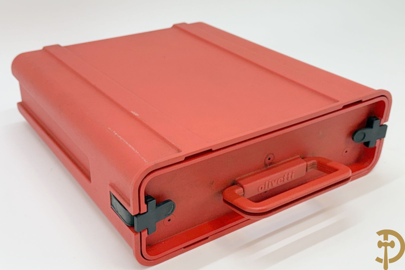 Typmachine in design plexi uitvoering door Olivetti 