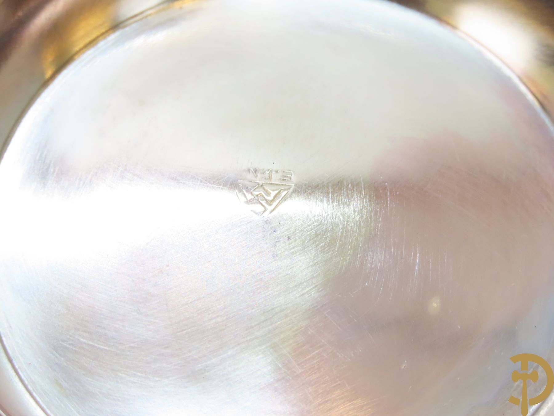 Drie verzilverde koffiestellen op plateau w.o. Wiskemann