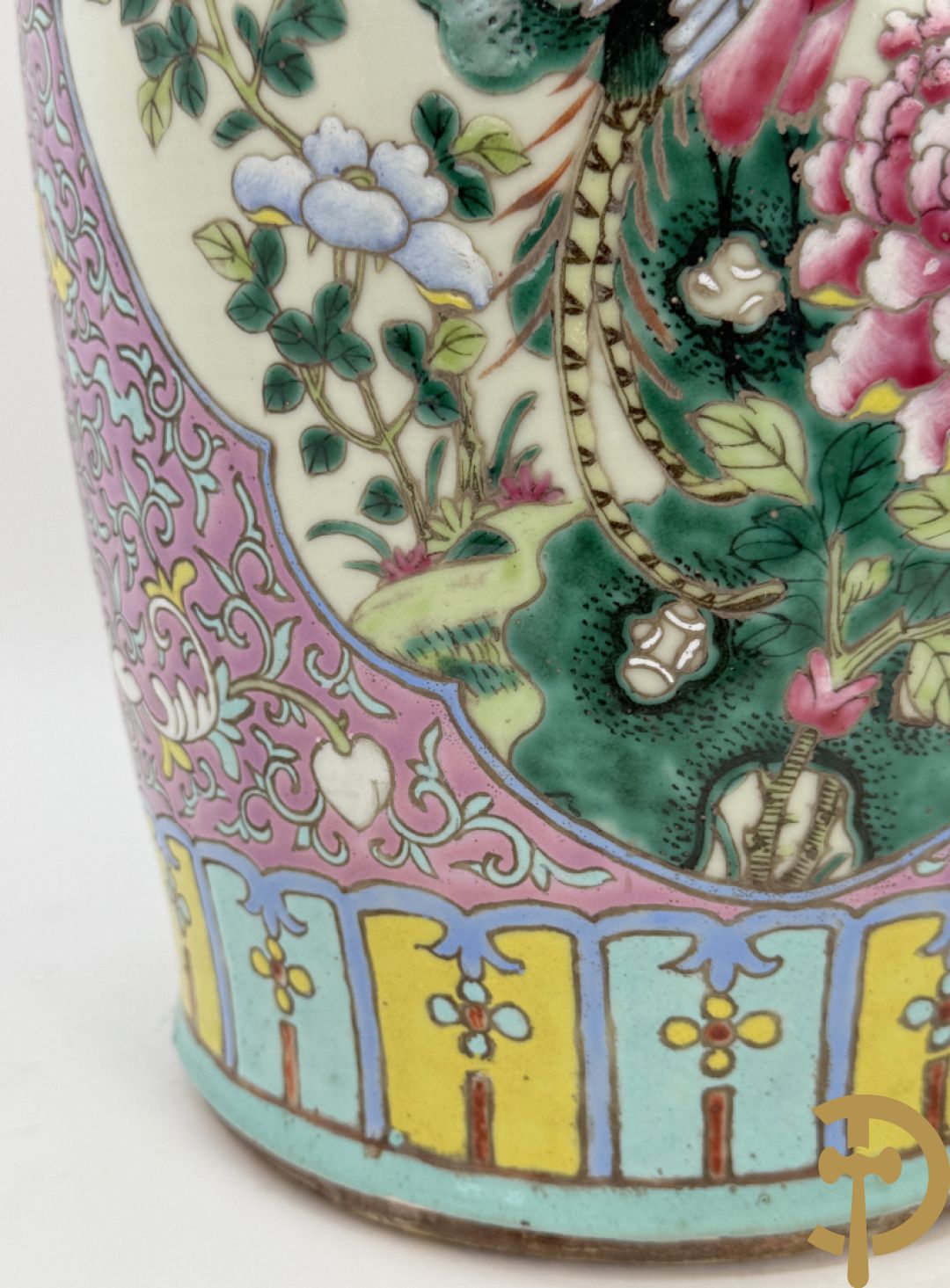 Chinese porseleinen vaas met vogel- en bloemendecor