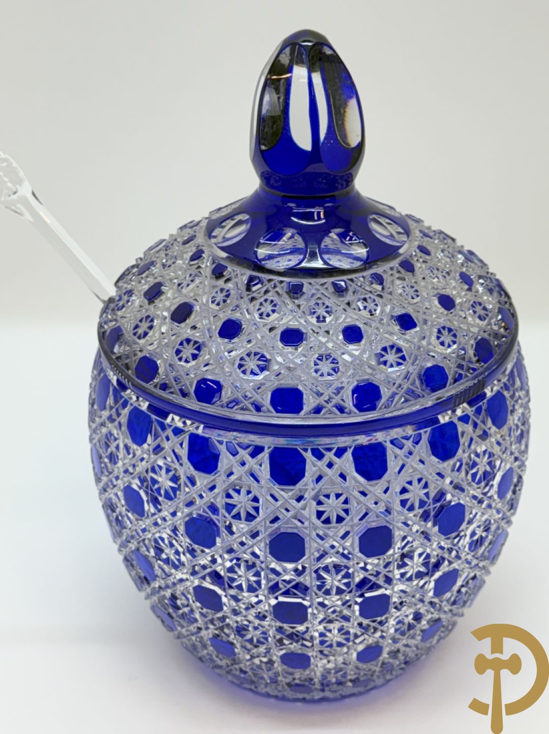 Blauwe handgeslepen en gefacetteerde kristallen punck bowl