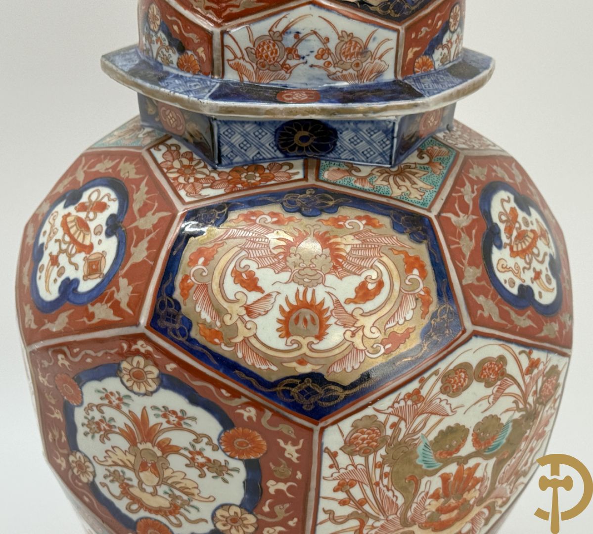 Japanse Imari vaas met fo-hond bezet, 19e