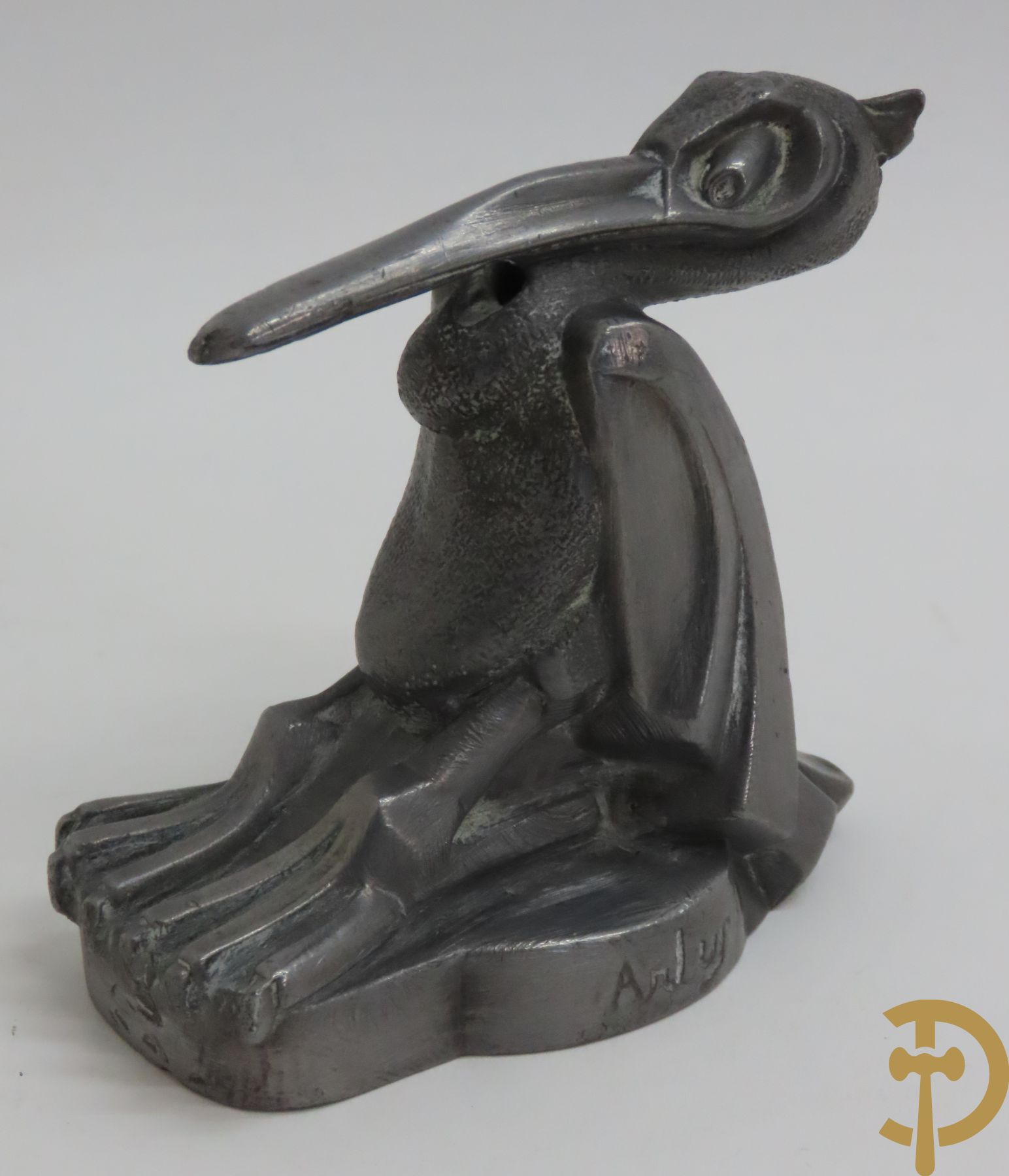 Mascotte voor een auto : ARTUS get. (pseudoniem Max Le Verrier) 