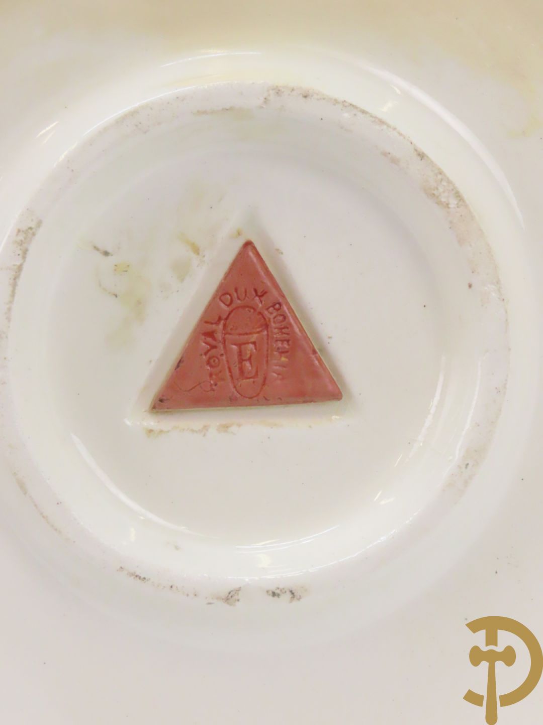 Paar Royal Dux vazen met herderpaar, gemerkt onderaan