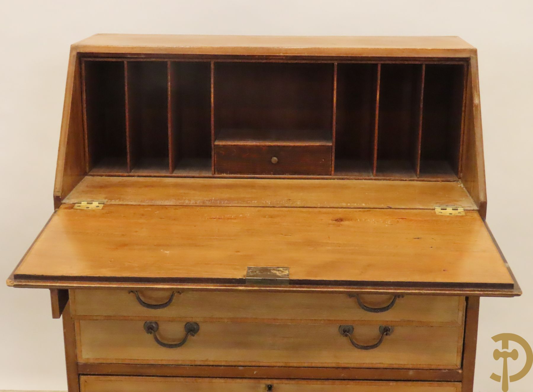 Engels notelaren klapbureau met 3 lades en inleg