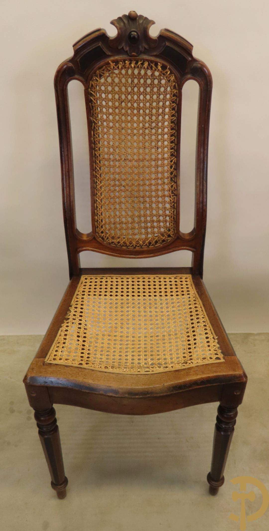 Negen Louis Philippe stoelen met gecanneerde zitting