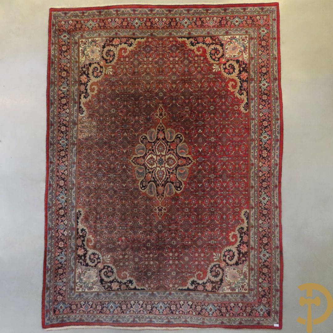 Oosters handgeknoopt tapijt