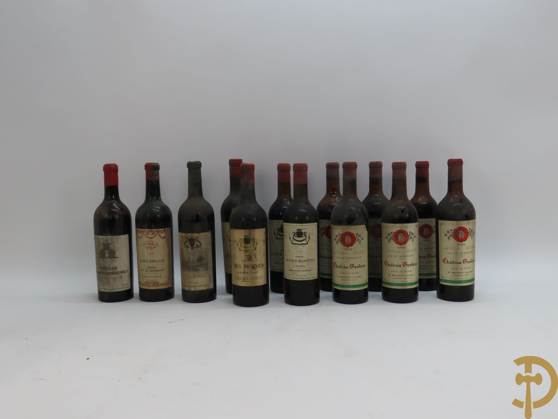 Lot Bordeaux : St.Emilion '45 (l.s.) , 2 flessen Ch. des Moines '55 (l.s.), Ch. Mouton d'Armailhacq (v.l.s.), 2 flessen Ch. la Tour Marbuzet '66 en 6 flessen Ch. Grolean '66