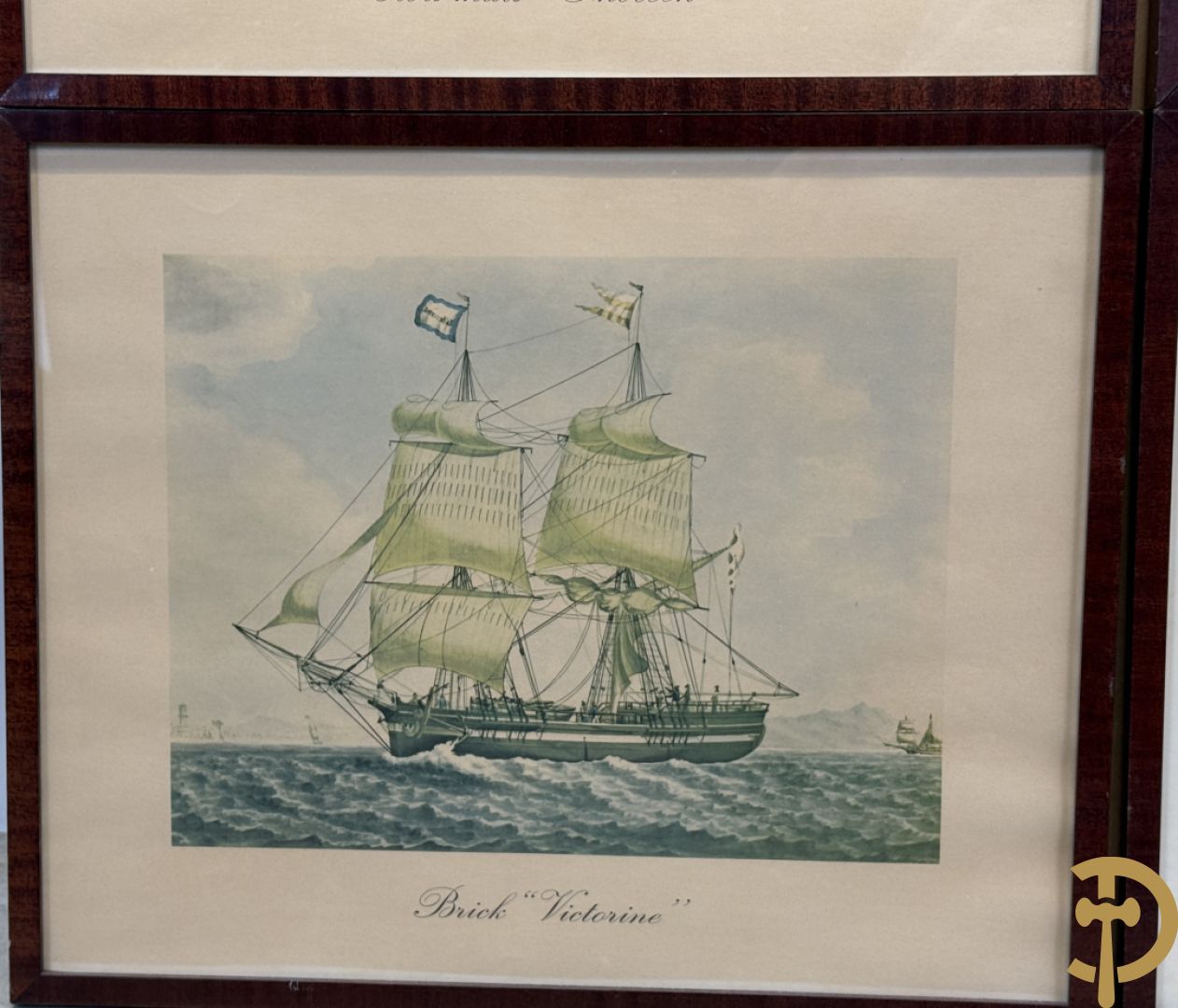 Negen decoratieve platen van jachten en zeilboten