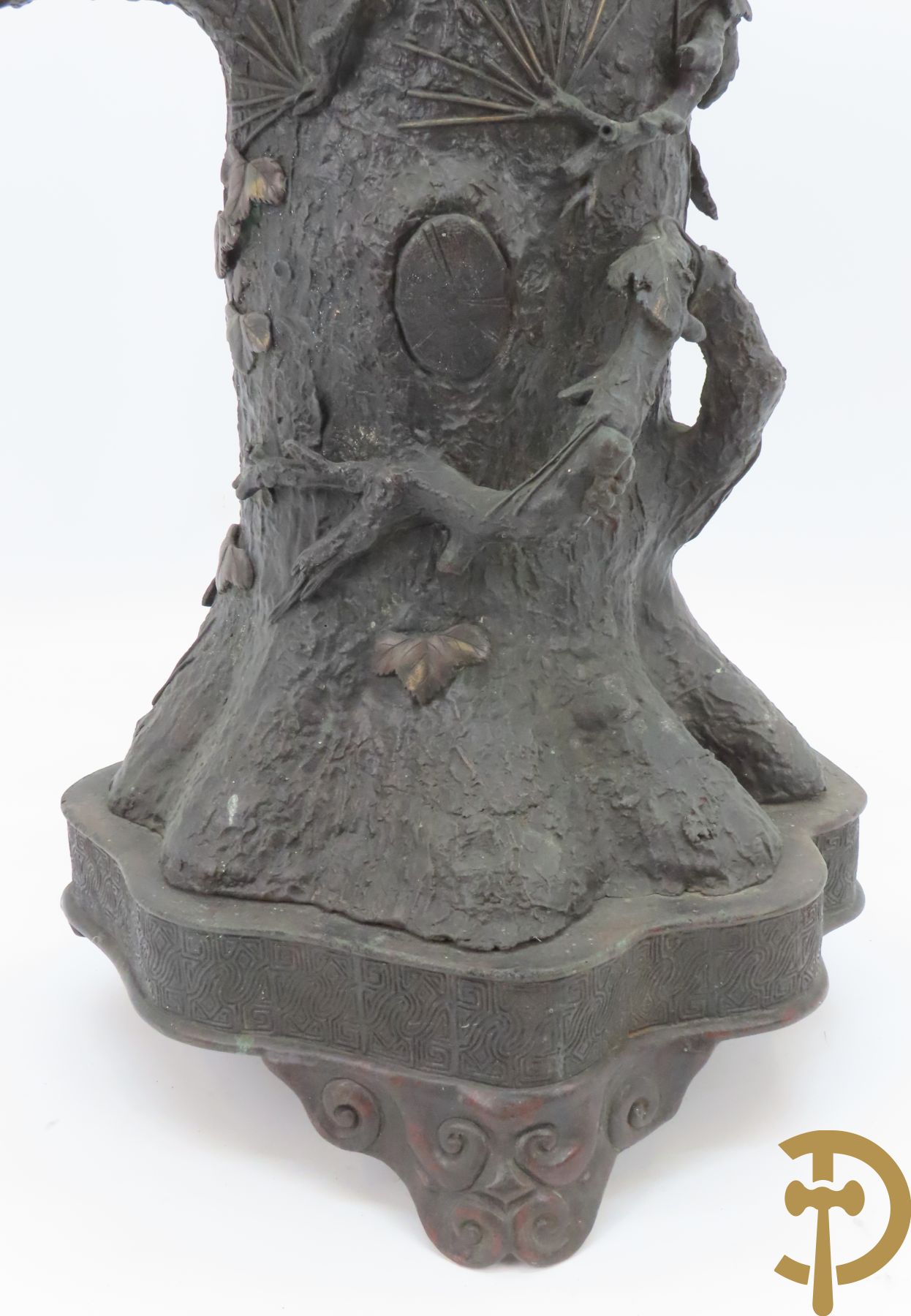 Bronzen ornament van boomstronk met takken en adelaar