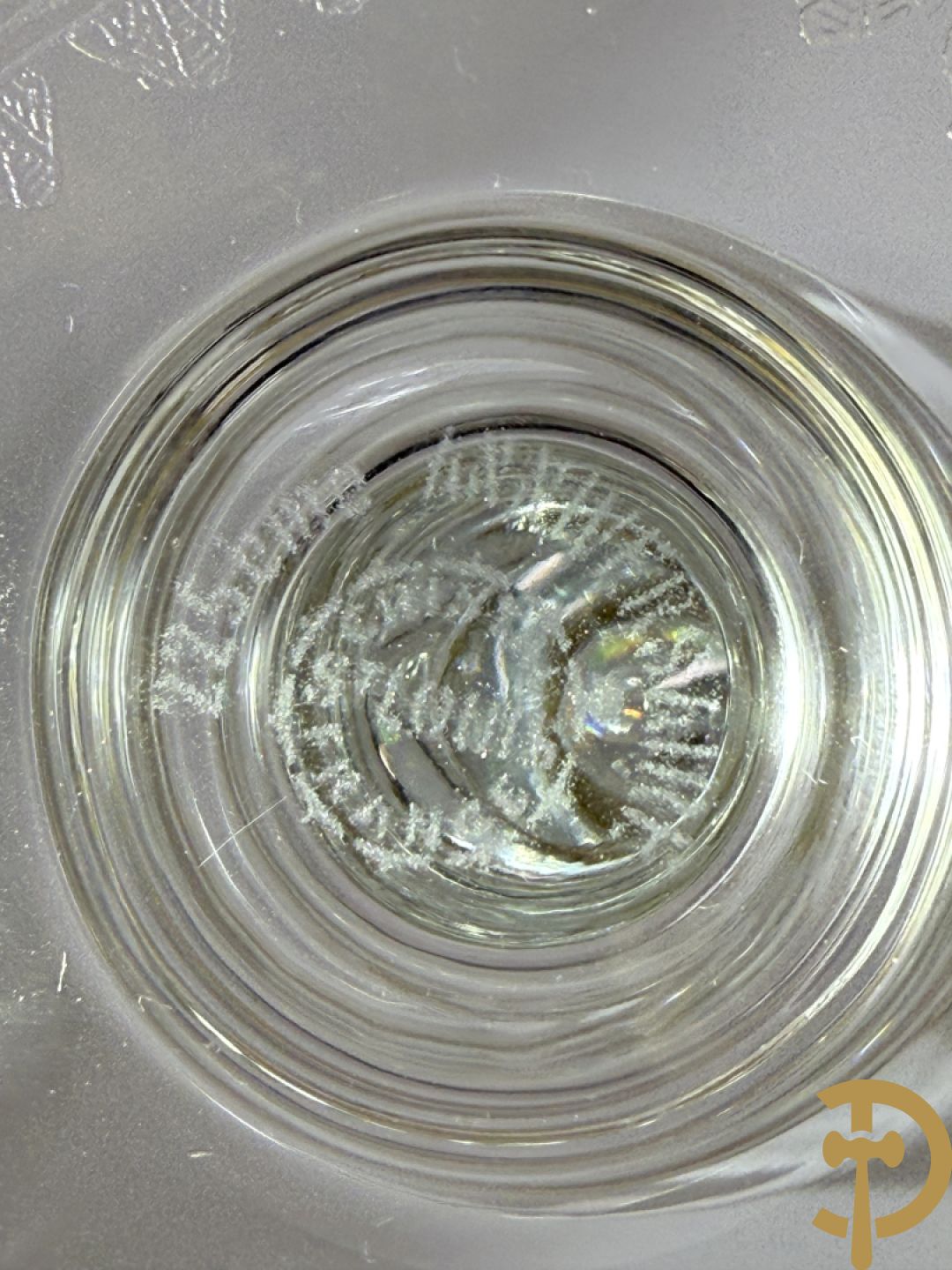 Paar kristallen kandelaars, Thistle Or, Saint Louis gemerkt