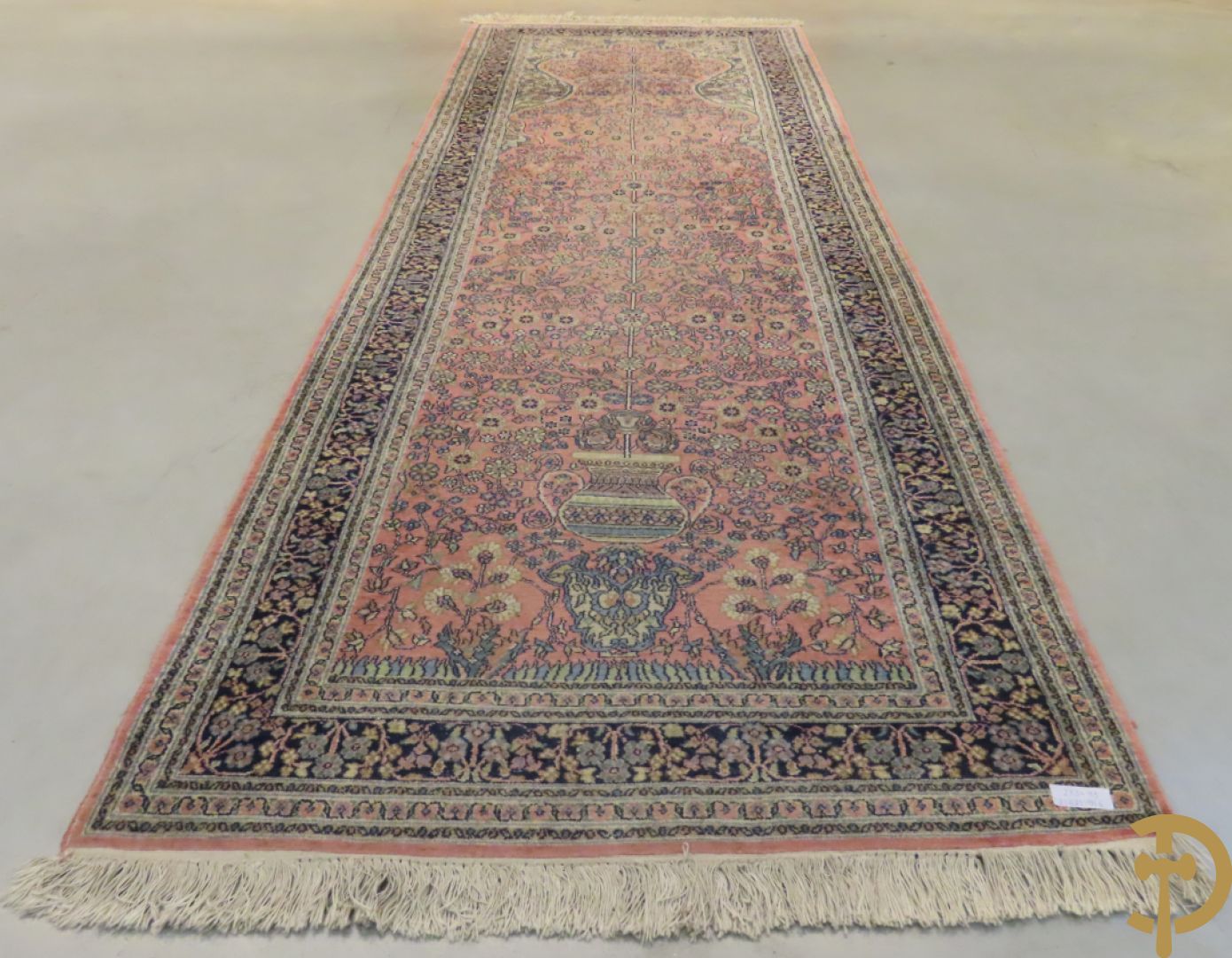 Oosters handgeknoopte loper zijde op katoen met amfoor en bloemenmotieven